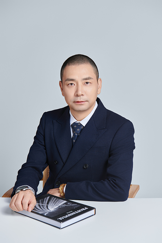 江文俊 - 董事长（Chairman）